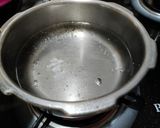 A picture of step 4 of Arisi upma (rice rava upma).