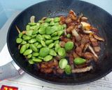 A picture of step 3 of Spicy Pork And Petai / PARKIA SPECIOSA.