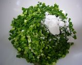 A picture of step 1 of Healthy Japanese-style Hamburger Patties with Chives.
