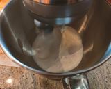 Une image de l'étape 9 de Bavarois aux fraises et coulis de myrtilles.