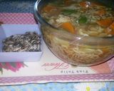 A picture of step 5 of Clear vegetables noodle soup.