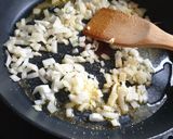 Une image de l'étape 2 de Tagliatelles fraîches maison au poulet champignons crème fraîche 😋.