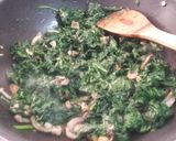 Foto del paso 3 de la receta: Tortilla de espinacas con setas