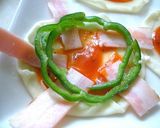 A picture of step 4 of Drinking Appetizer Petit Christmas Wreath.