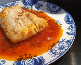 Foto del paso 3 de la receta: Merluza en salsa de tomate y ajo