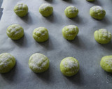 A picture of step 4 of Melon Bread-Style Avocado Cookies.