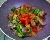 গার্লিক চিকেন স্টার ফ্রাই(Garlic Chicken Stir Fry recipe in Bengali) রেসিপির ধাপ 3 ছবি