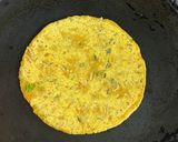 A picture of step 6 of Besan Ki Masaledar Khasta Roti 🫓.