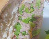 A picture of step 6 of Tuna baton sandwich.