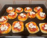 Foto del passaggio 3 della ricetta Pizzette Super Facili e Morbide
