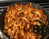 Foto del paso 3 de la receta: Wok de verduras con pollo y soja texturizada