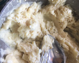 Foto del paso 1 de la receta: Pastelón de yuca mitad queso 🧀 y mitad carne molida