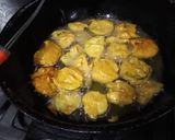A picture of step 3 of Baingan kay pakoray.