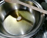 Foto del passaggio 3 della ricetta Spaghetti al datterino giallo, sapore di mare🏖️