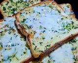 চিজ গার্লিক ব্রেড (Cheese garlic bread recipe in bengali) রেসিপির ধাপ 3 ছবি