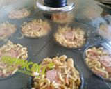 Foto langkah ke 8 dari resep Martabak MIE naik LEVEL.