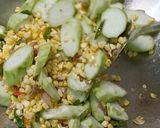 Foto langkah ke 2 dari resep Tumis Jagung Oyong.