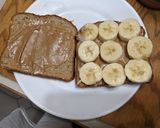A picture of step 4 of Peanut butter and banana.