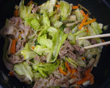 A picture of step 4 of Use Up Leftover Vegetables! Quick Meat and Vegetable Stir-Fry.