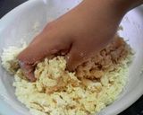 A picture of step 5 of Starbucks-style Scones with Pancake Mix.