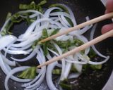 A picture of step 5 of Shrimp and Green Pepper Ketchup Stir-Fry.