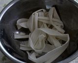 A picture of step 2 of Kombu Rolls with Chicken Breast in a Pressure Cooker.