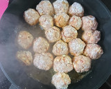 Foto del paso 5 de la receta: Albóndigas de pollo rellenas