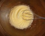 A picture of step 4 of Banana Caramel Cream Muffins.