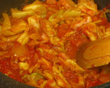 A picture of step 4 of Bacon and Spring Cabbage in Tomato Sauce.