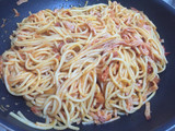 Pastas con jamón y salsa napolitana