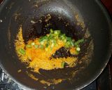 Foto langkah ke 4 dari resep Nasi Goreng Butter Garlic Jamur Paprika.