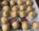 A picture of step 3 of Barazek (Pistachios and sesame cookies).
