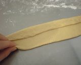 A picture of step 3 of Kinako Roasted Soy Flour Bagels.