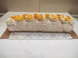 Меренговий рулет з апельсином смаком