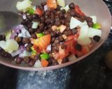 A picture of step 2 of Kale chane ki chat.