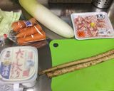 A picture of step 1 of Ton-jiru.