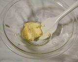 A picture of step 3 of Canned Apricot Tart.