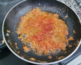 Foto del paso 4 de la receta: Patatas rebozadas con merluza o Patatas a la importancia