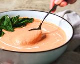 Foto del paso 2 de la receta: Sopa fría de tomate y yogur griego