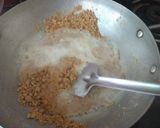 A picture of step 5 of Besan Halwa.