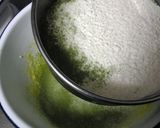 A picture of step 4 of Kuroneko-san's Green Tea and Cream Cheese Muffins.