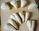 A picture of step 7 of Simit: Turkish Bread Rings Coated with Sesame Seeds.