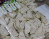 A picture of step 1 of Lauki ka salan.