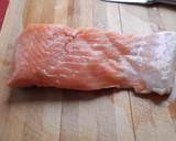 Foto del paso 1 de la receta: Salmón al horno con bacon