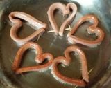 A picture of step 3 of Eggies in Heart-shaped Hot Dogs 😍👍👍👍👌😊.