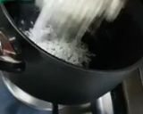 صورة لخطوة 2 من وصفة الارز الابيض 🍚 لفتة 🍖العييد🥩