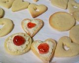 A picture of step 10 of Jam & Buttercream Sandwich Cookies.