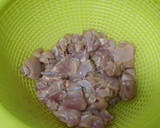 Foto del paso 5 de la receta: Ensalada de pollo macerado en salsa de soja