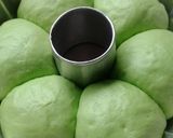 Foto langkah ke 4 dari resep Roti Manis Pandan Eggless (tanpa telur).