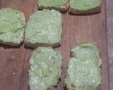 Foto del paso 1 de la receta: Brusquetas de palta y huevo!!!🥑🥑
